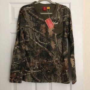 She outdoor brand camo long sleeve shirt